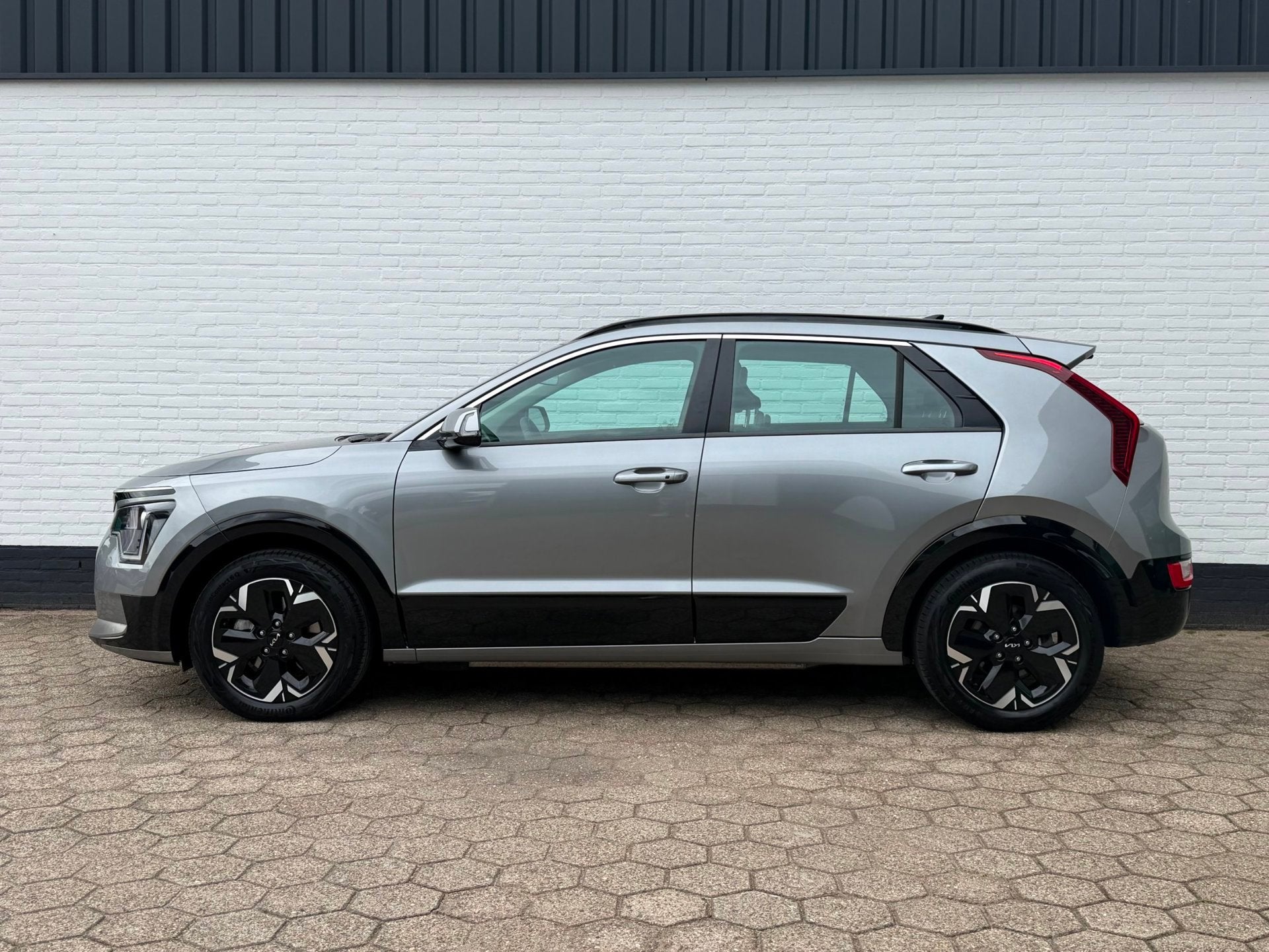 Kia Niro EV DynamicLine 64.8 kWh ACC l WARMTEPOMP l SoH 99%, Stof, Gebruikt, 1657 kg, Origineel Nederlands