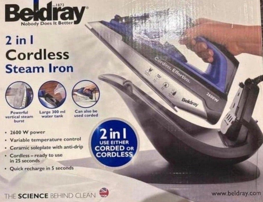 Beldray 2-in-1 Snoerloos Stoomstrijkijzer - 2600W, Ophalen of Verzenden, Nieuw, Draadloos strijkijzer