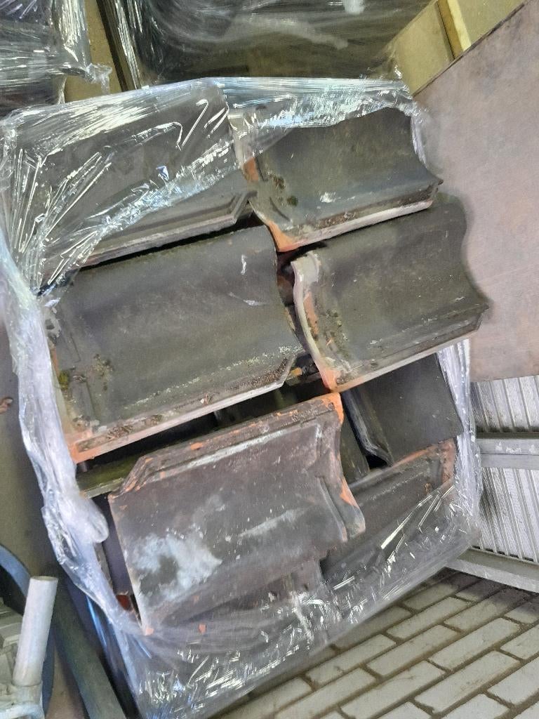 Nok en gevel pannen wds grijs/zwart mat engobe, Ophalen, Gebruikt, 15 m² of meer, Dakpannen