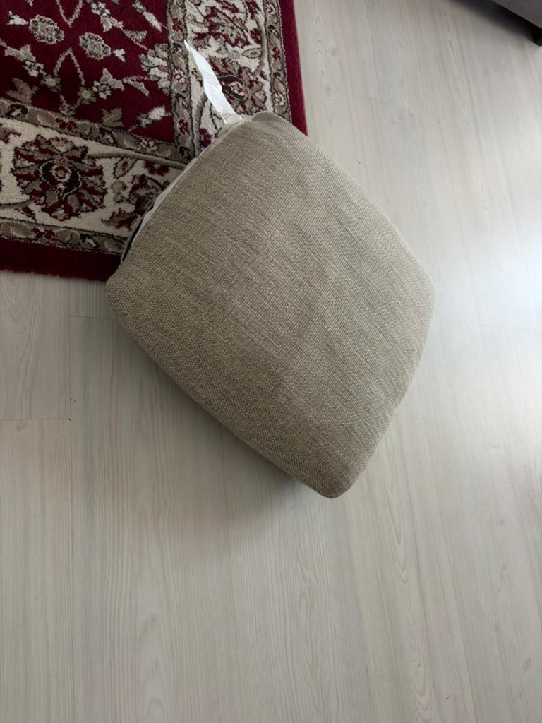 B & B Italia kussen - licht grijs, Huis en Inrichting, Woonaccessoires | Kussens, Ophalen, Zo goed als nieuw, Grijs, Vierkant