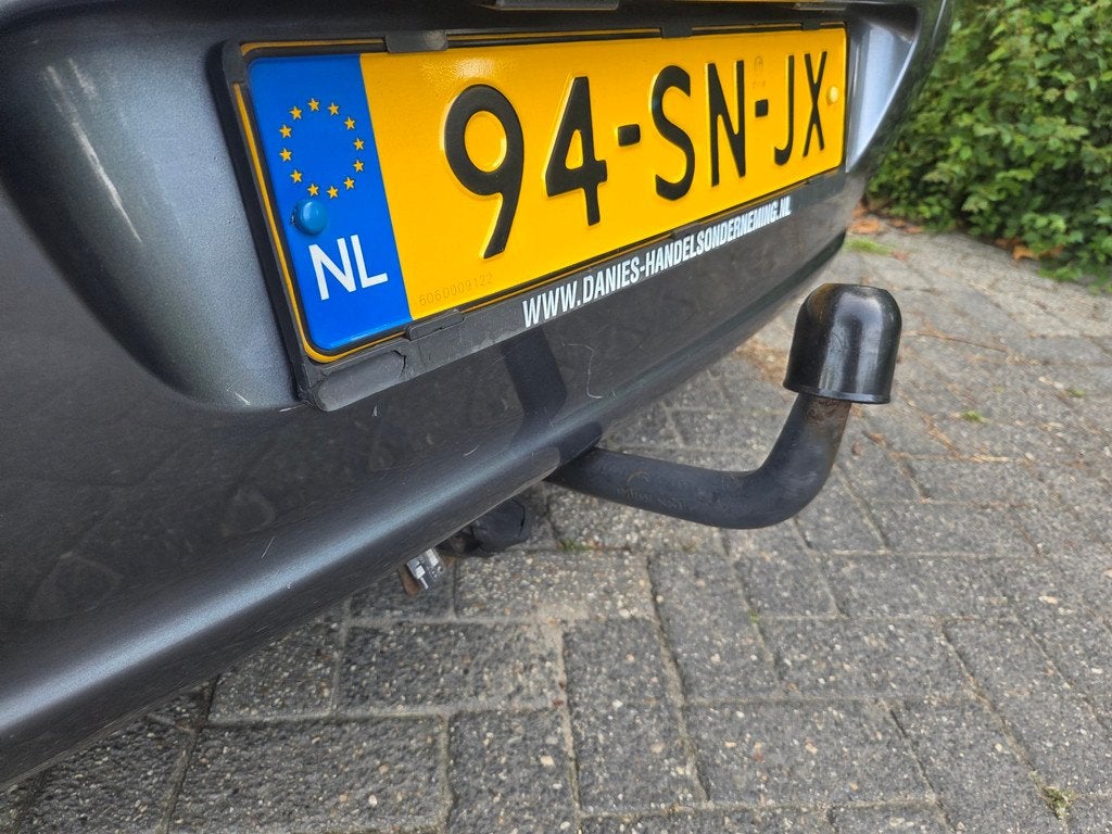 Peugeot 307 1.6-16V XS/NIEUW APK+4 NIEUW BANDEN/TREKHAAK, Voorwielaandrijving, Gebruikt, 4 cilinders, Handgeschakeld