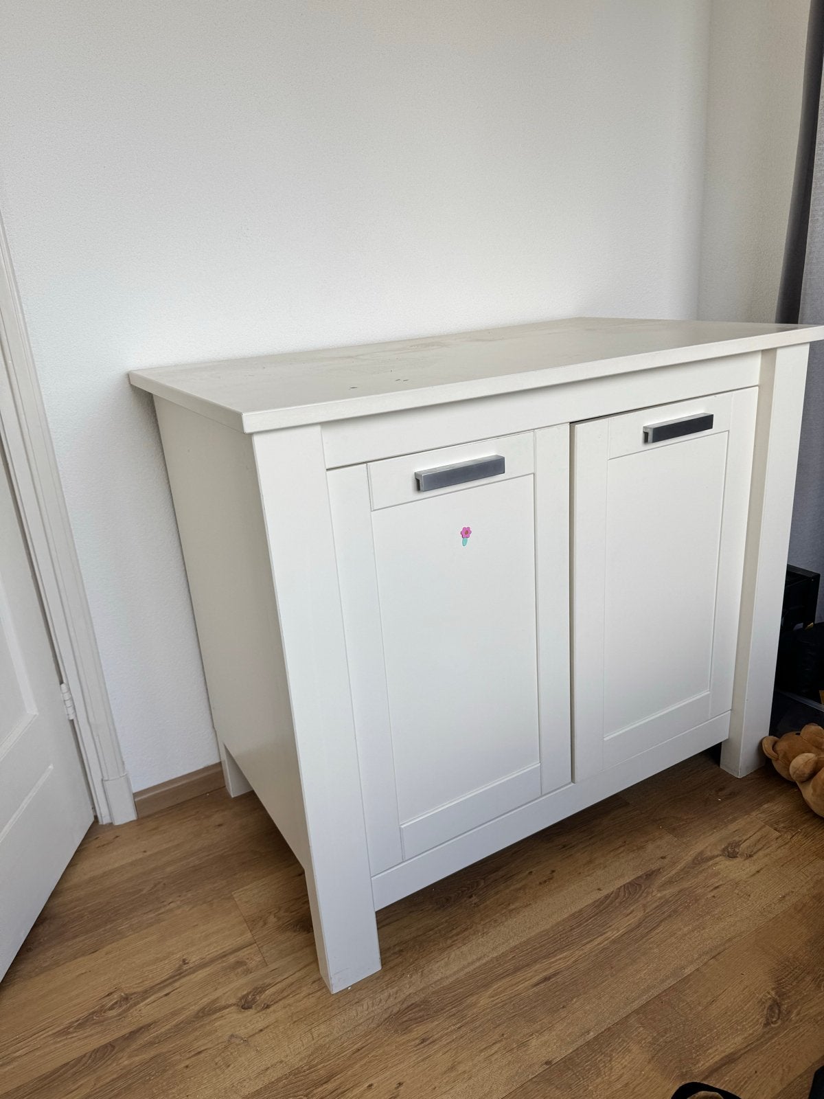 Witte ladekast/dressoir met 2 deuren, Huis en Inrichting, Ophalen, Gebruikt, 100 tot 150 cm, Met lade(s)
