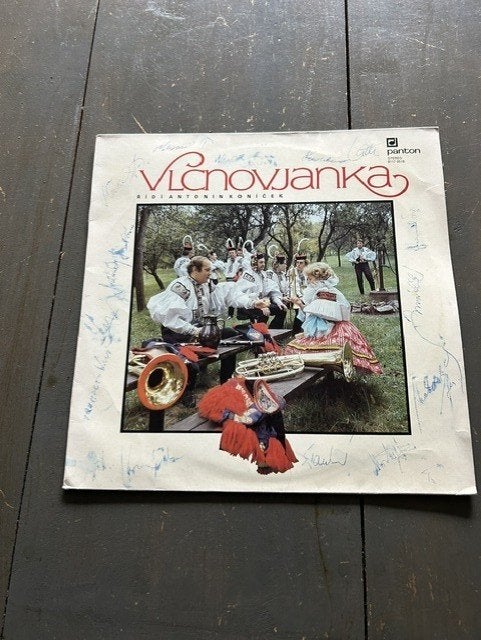 i40-LP Vlcnovjanka gesigneerd, Cd's en Dvd's, Vinyl | Pop, Gesigneerd, Ophalen of Verzenden, Gebruikt, LP