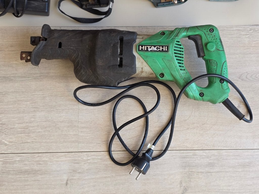 Foto 3 van :Partij Elektrisch Gereedschap(Makita & Hitachi)Opknappers