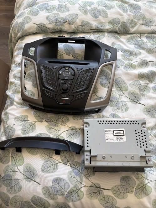 Originele Ford Focus Mk3 Radio & Bedieningspaneel (Compleet), Ophalen, Zo goed als nieuw