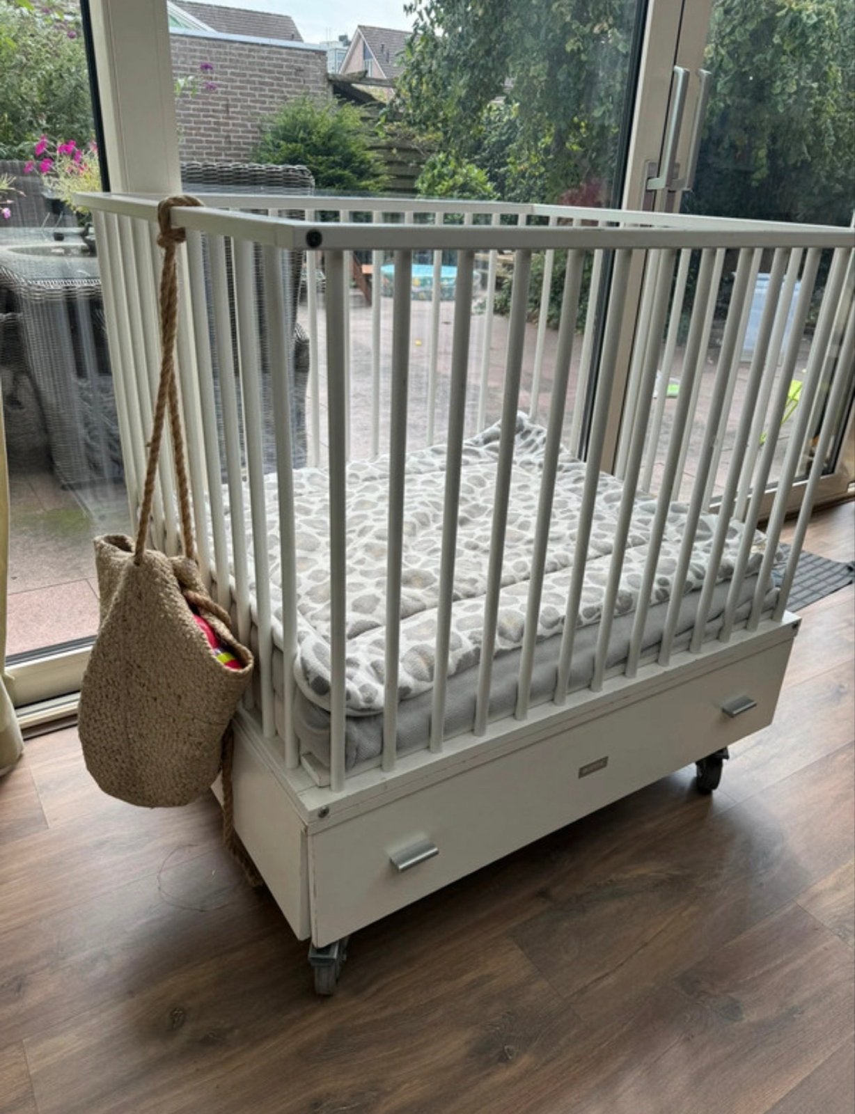 T.e.a.b. - Bopita baby box - wit - met lade en wielen, Kinderen en Baby's, Ophalen, Gebruikt, Vierkant, Lade