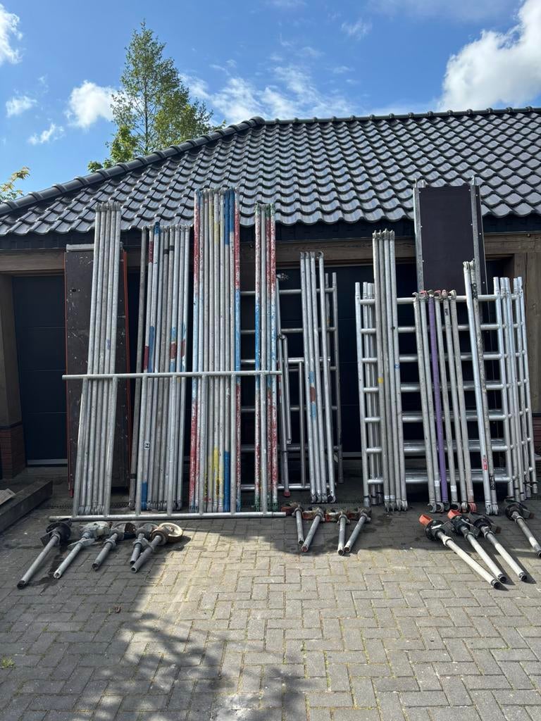 Aluminium steiger altrex onderdelen, Doe-het-zelf en Verbouw, Steigers, Ophalen of Verzenden, Zo goed als nieuw, Rolsteiger of Kamersteiger