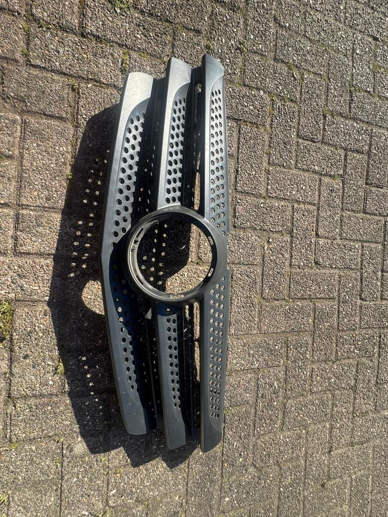 Voorgrill voor een mercedes vito, alleej stukje los, Ophalen of Verzenden