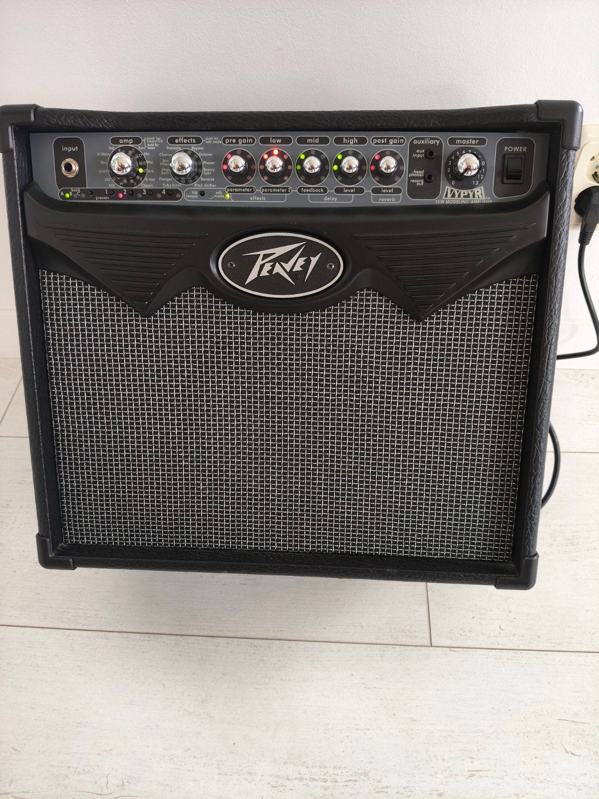 PEAVEY VYPYR 15 W modeling amplifier, Muziek en Instrumenten, Versterkers | Bas en Gitaar, Ophalen, Gebruikt, Gitaar, Minder dan 50 watt