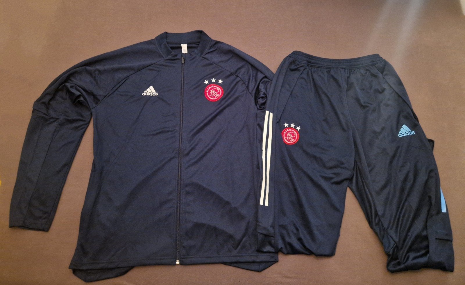 Adidas Ajax trainingspak 2XL - Nieuw met kaartjes, Nieuw, Overige maten, Adidas, Voetbal