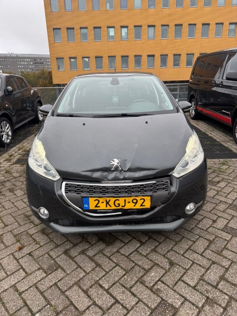 Peugeot 208 1.2 VTI 60KW/82PK 5-D 2013 Grijs, Auto's, Voorwielaandrijving, Stof, 1199 cc, Origineel Nederlands