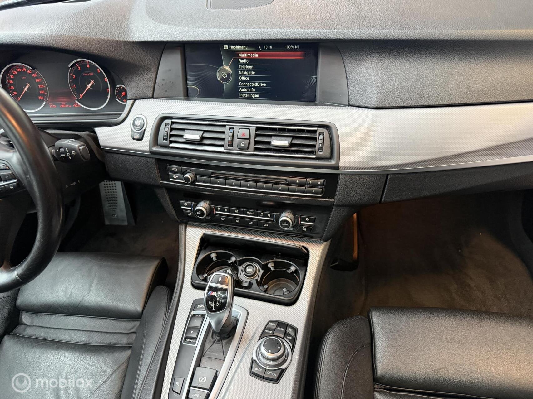 Foto 18 van BMW 5-serie Touring 520i High Executive