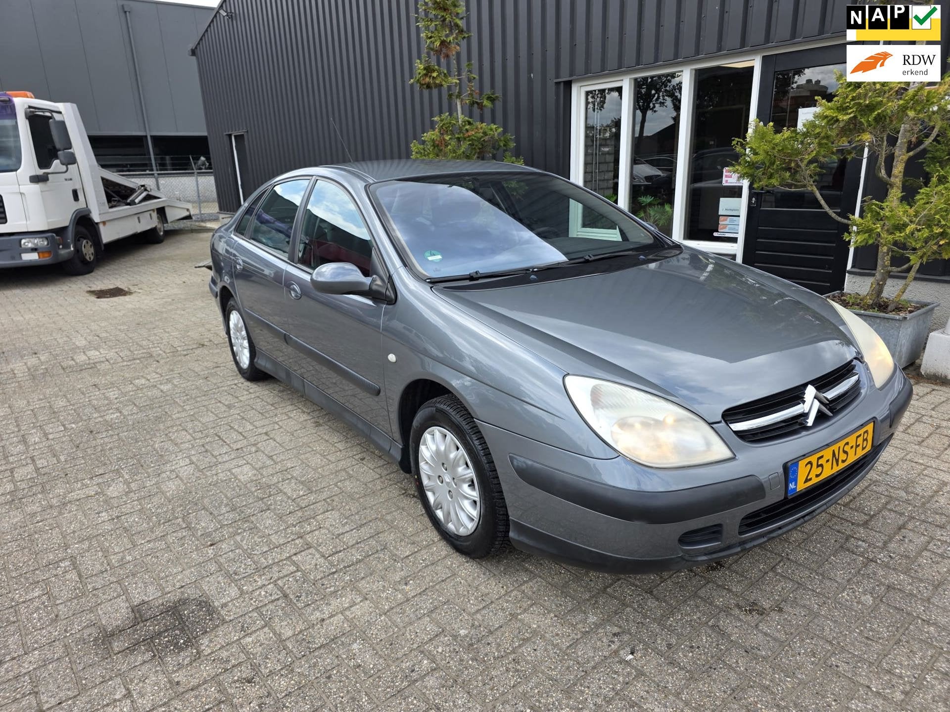 Citroen C5 1.8-16V Essentielle *airco*youngtimer*, Gebruikt, 680 kg, 4 cilinders, 1749 cc