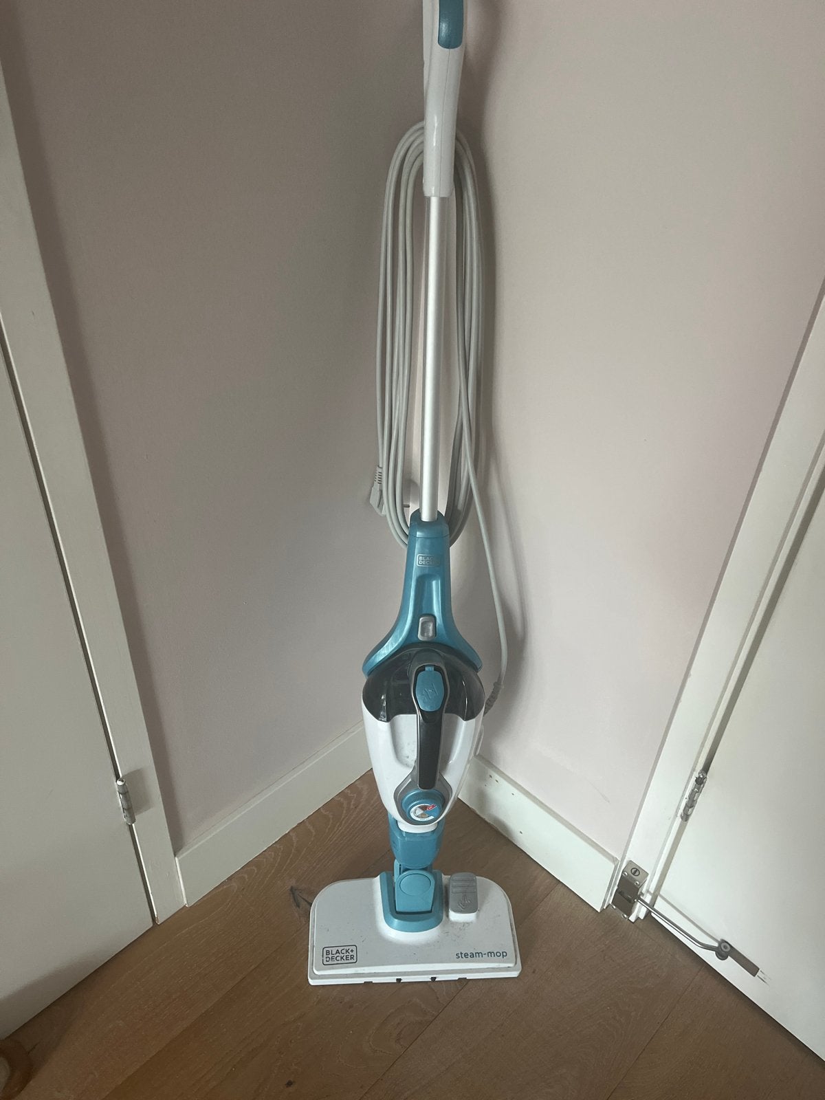 Black+Decker Steam-mop 1300W Stoomreiniger met accessoires, Witgoed en Apparatuur, Overige merken, Geschikt voor harde vloeren
