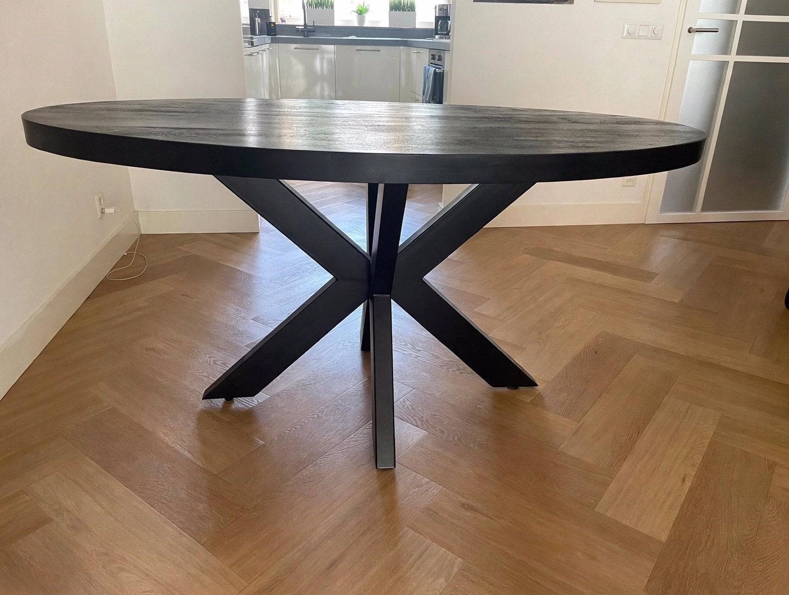 Nette Mangobouten Ovale Eettafel met Stalen Spinpoot, Huis en Inrichting, Tafels | Eettafels, 200 cm of meer, 50 tot 100 cm, Zo goed als nieuw