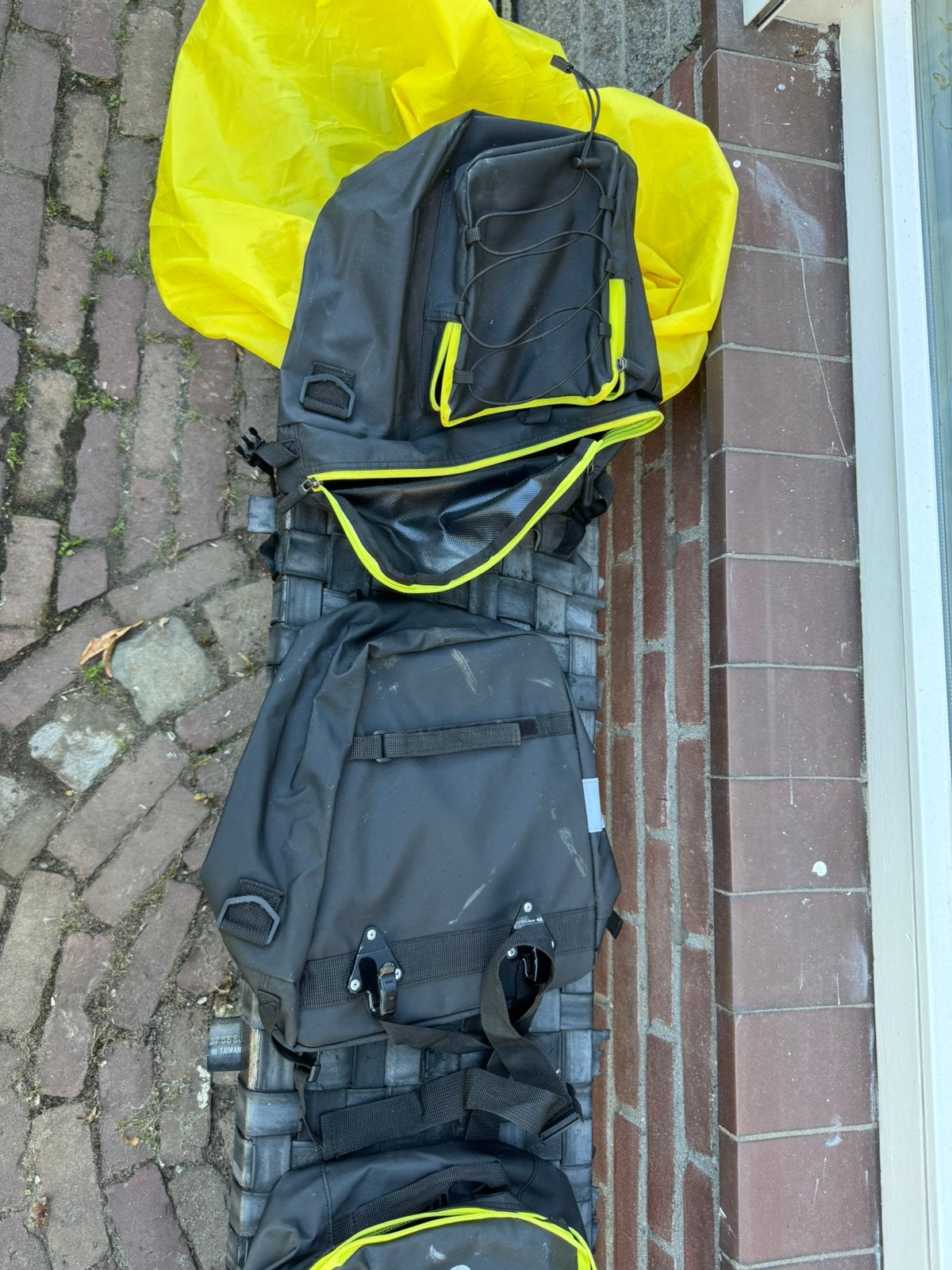 Twee waterdichte fietstassen en rugzak horen bijelkasr, Ophalen of Verzenden, Zo goed als nieuw