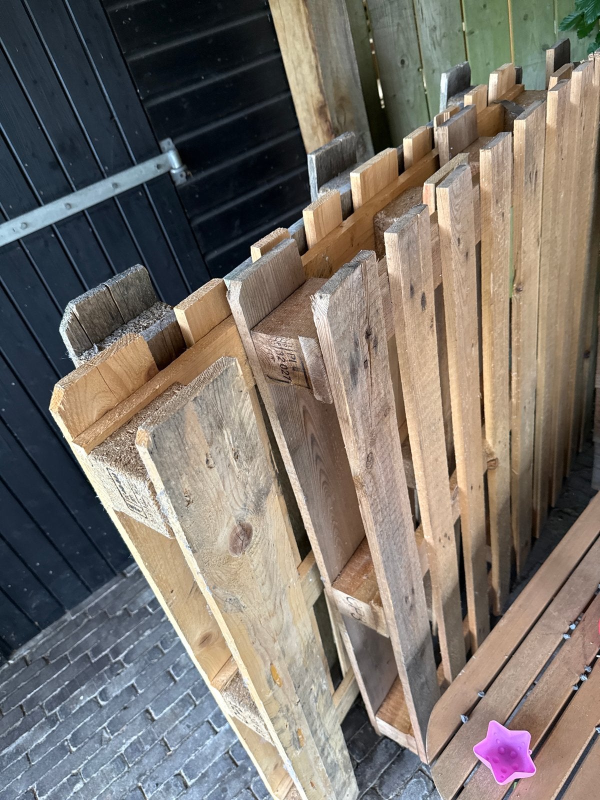 4 gebruikte pallets 1m x 1m10 + 2 Euro. Gratis af te halen, Doe-het-zelf en Verbouw, Hout en Planken, Ophalen, Gebruikt, 50 mm of meer