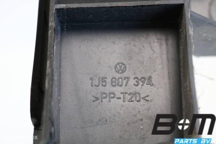 Bumpergeleider rechts achter VW Bora 1J5807394, Gebruikt