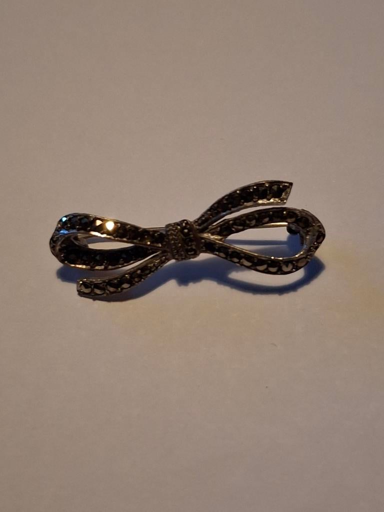 Zilveren broche  markesiet, Ophalen of Verzenden