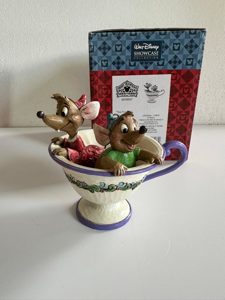 Disney Traditions, Ophalen of Verzenden, Assepoester of Belle, Zo goed als nieuw, Beeldje of Figuurtje