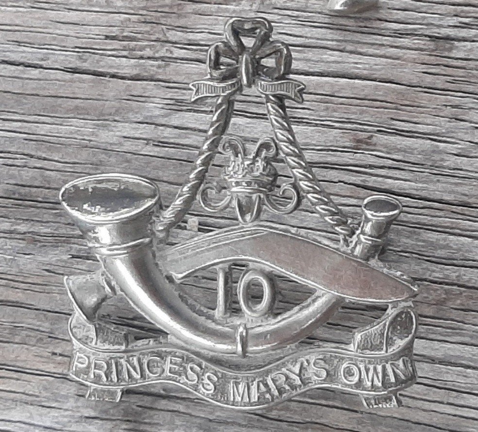 ww2 cap badge ghurka.s, Verzamelen, Ophalen of Verzenden, Duitsland, Embleem of Badge