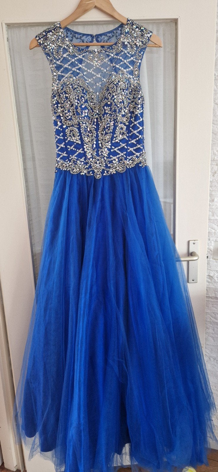 Prachtige Koningsblauwe Galajurk met Strass en Tule, Ophalen, Blauw, Anais Designs, Zo goed als nieuw