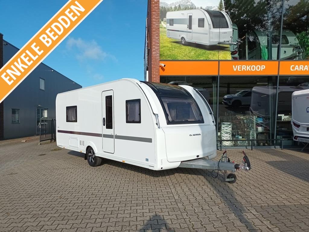Adria Adora 572 UT, Rondzit, Bedrijf, 6 tot 7 meter, Overige typen