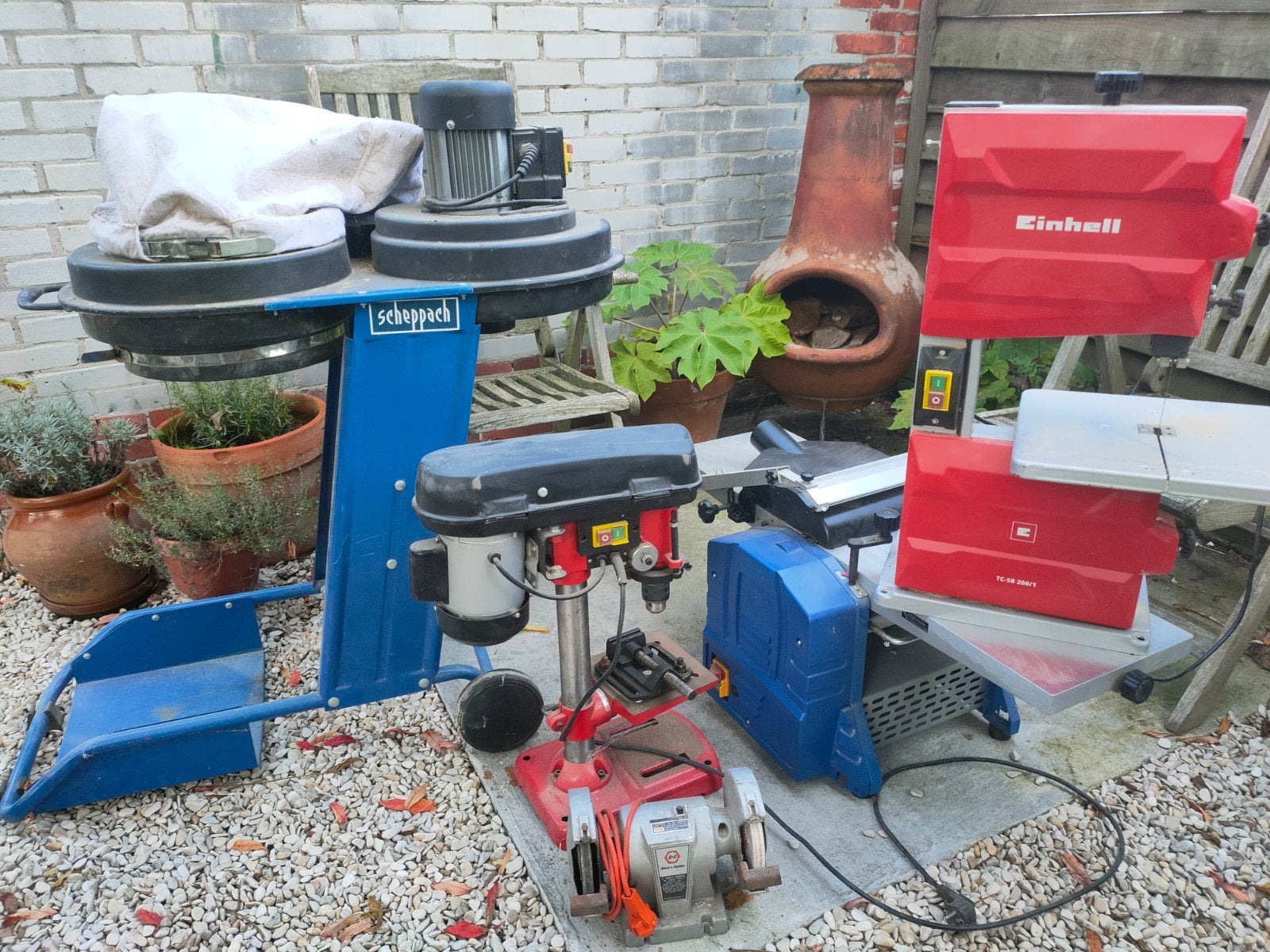 Diverse Werkplaatsmachines: Lintzaag, kolomboor, afzuiging, Ophalen