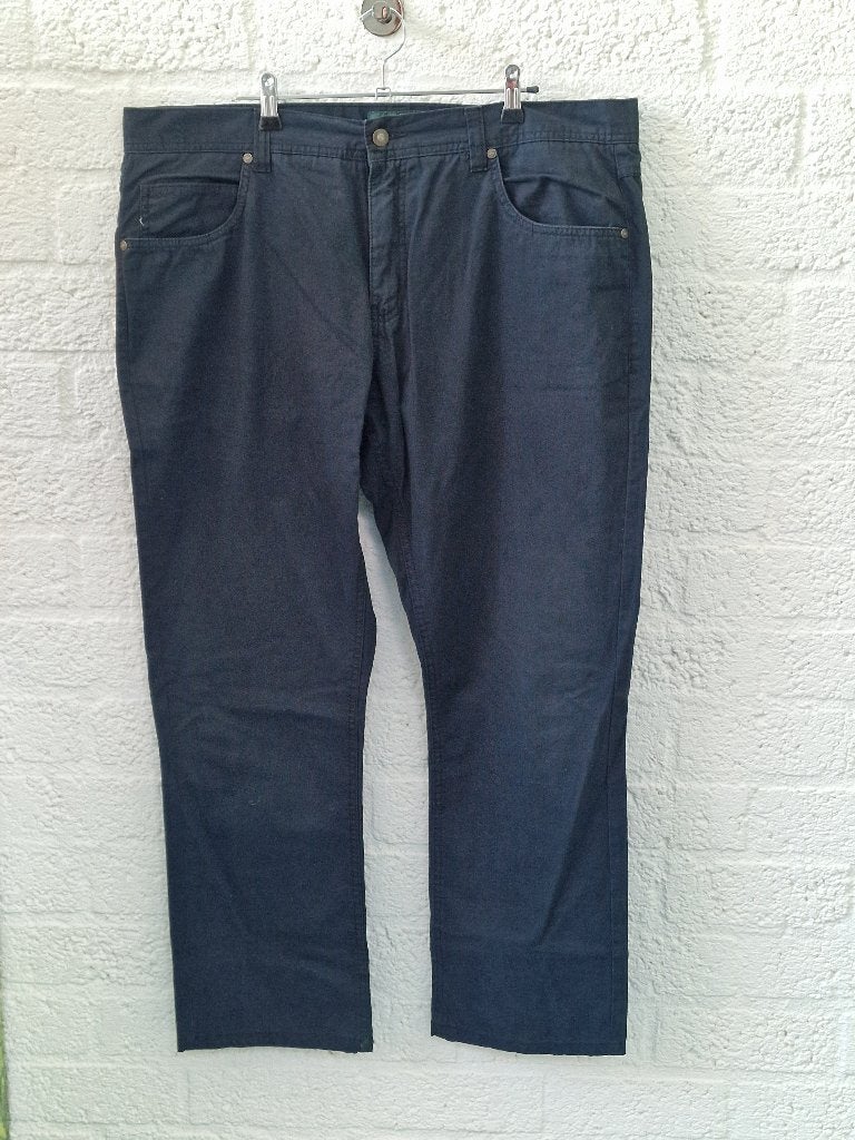 Kingfield zwarte broek – maat W42 / XXL, Kleding | Heren, Ophalen of Verzenden, Gedragen, Overige maten, Zwart
