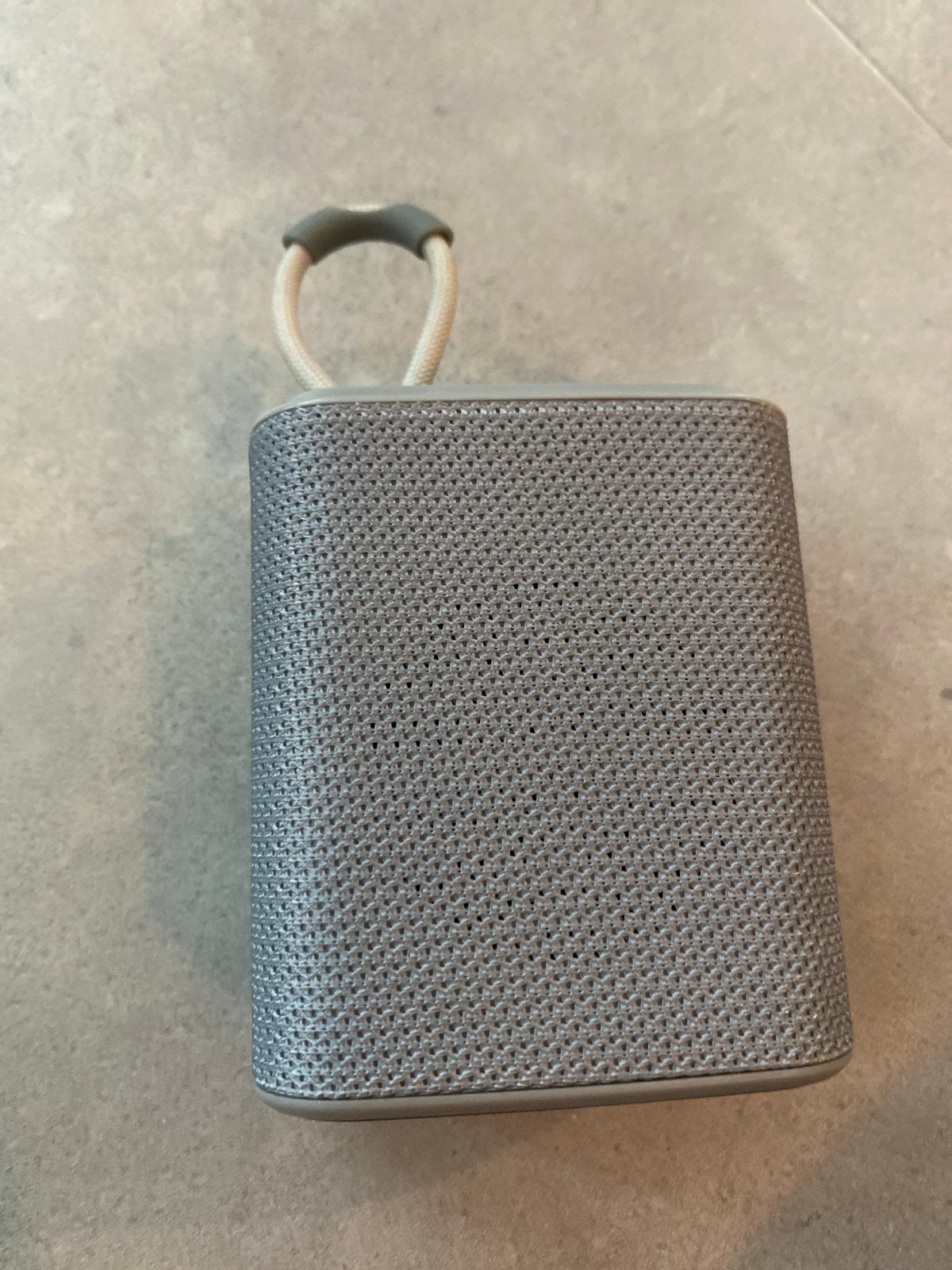 Draagbare Bluetooth Speaker - Grijs, Gebruikt, Draagbare speaker, AUX-ingang, Minder dan 60 watt
