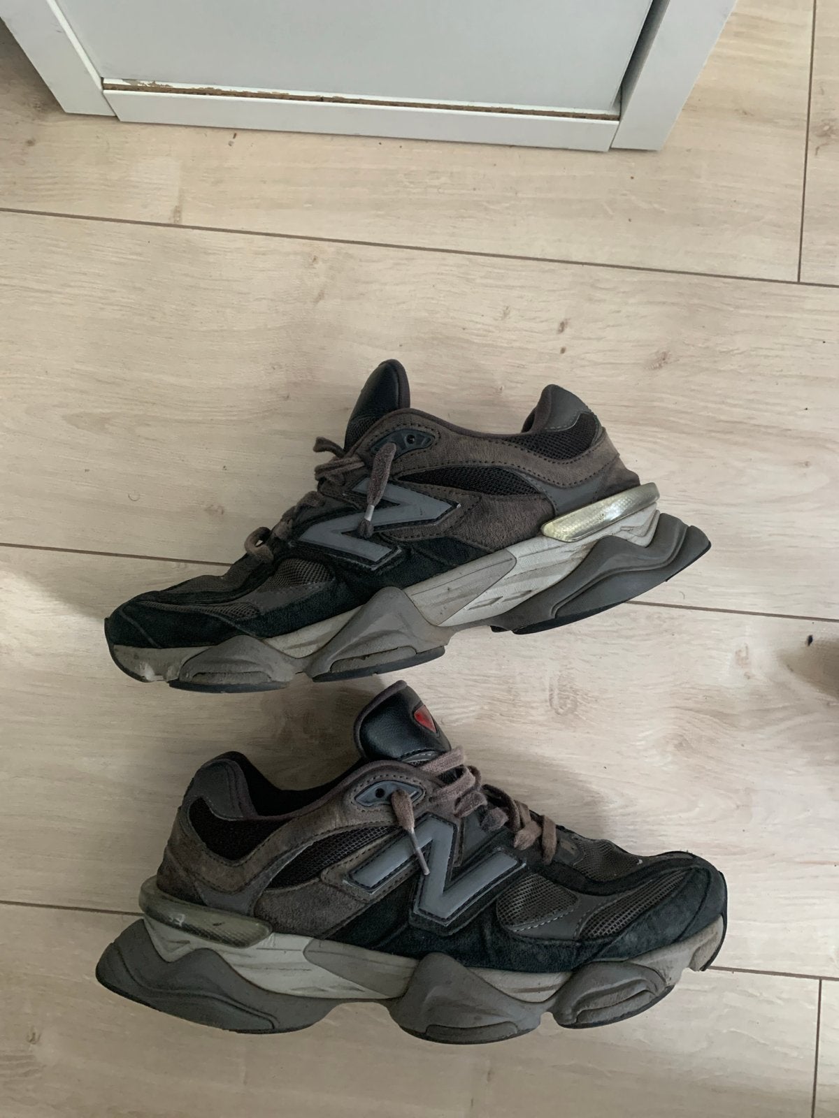 New Balance U9060BLK Sneakers - Maat 41.5, Ophalen of Verzenden, Gedragen, Zwart, Sneakers of Gympen