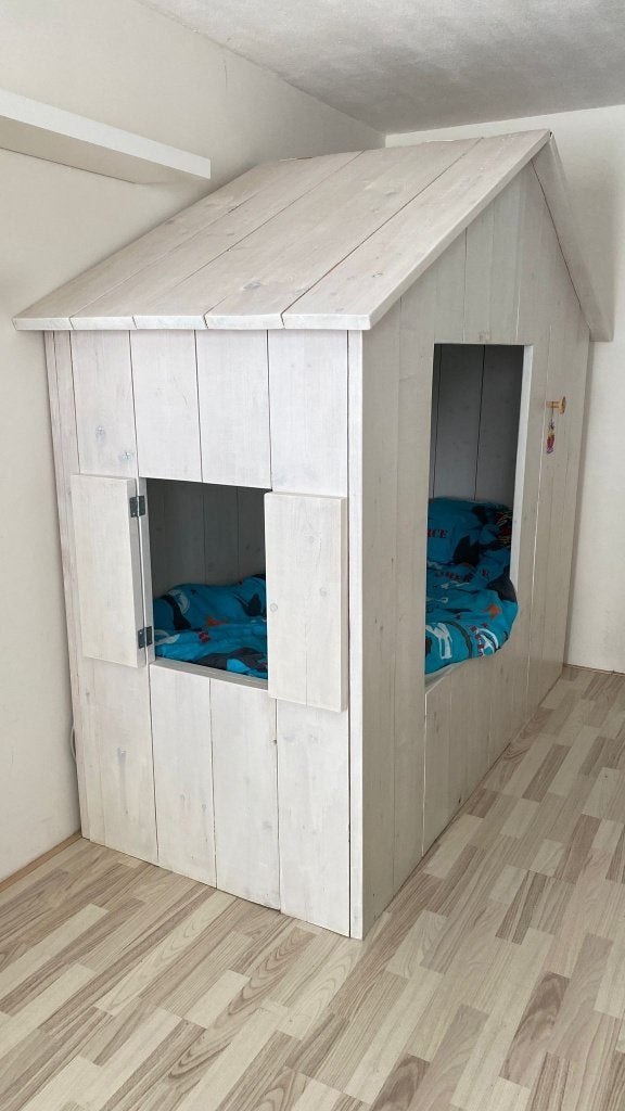 Kinderbed-huisje van steigerhout, 85 tot 100 cm, Zo goed als nieuw, 180 cm of meer, Ophalen