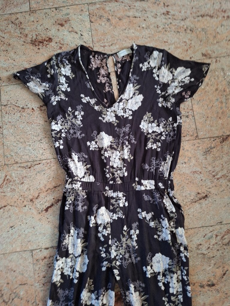 Rosemunde zwart met bloemen jumpsuit 42, Verzenden, Zwart, Maat 42/44 (L), Rosemunde