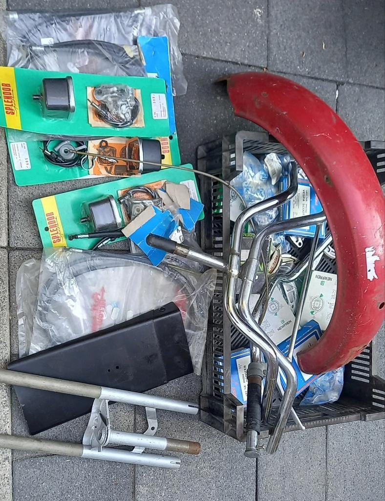 Partij oldtimer bromfiets onderdelen, Fietsen en Brommers, Brommeronderdelen | Oldtimers, Ophalen of Verzenden, Overige typen
