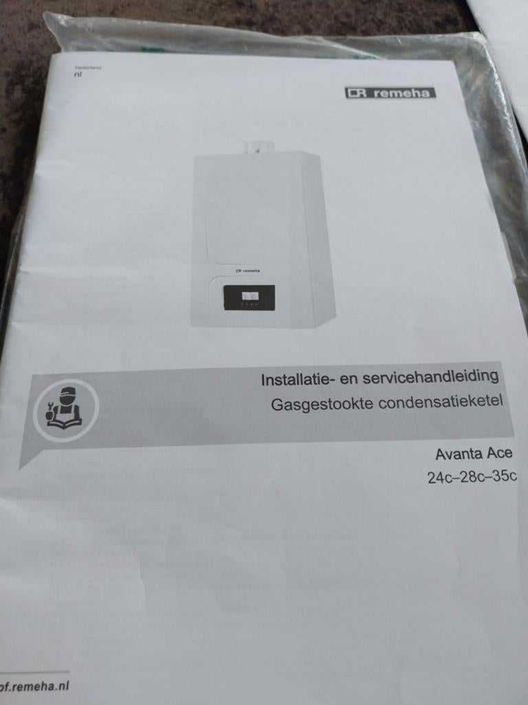 Beschrijving Remeha gasgestookte condensatieketel, Ophalen, 30 tot 80 cm, Hoog rendement (Hr), Cv-ketel of Combi-ketel