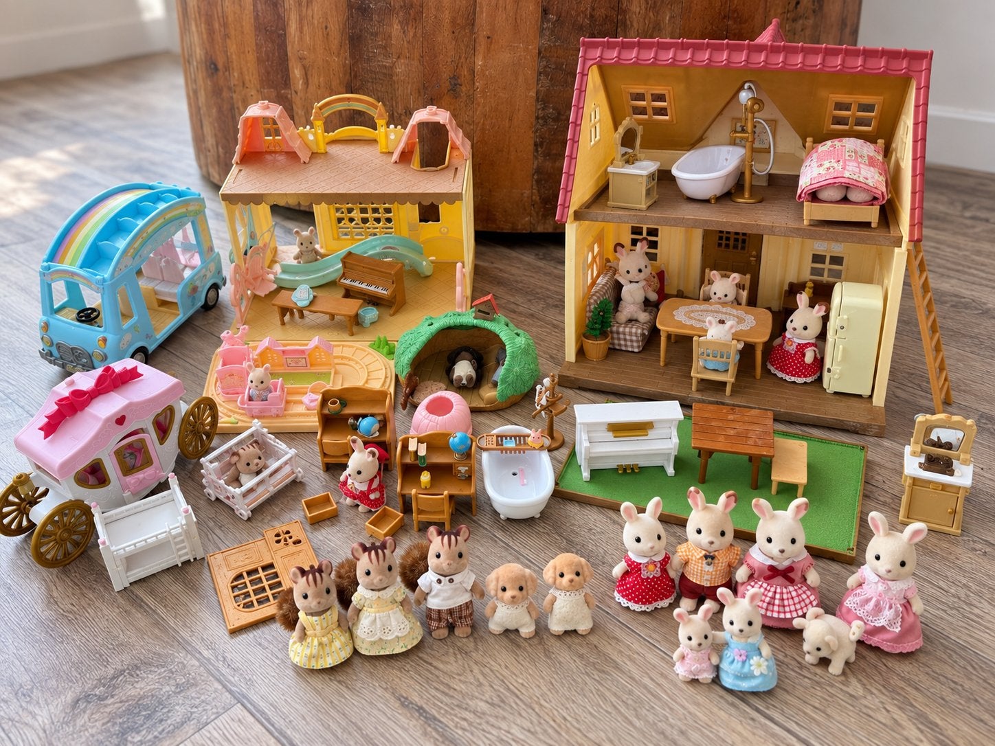 Sylvanian Families poppenhuis,meubels, figuren & accessoires, Ophalen, Gebruikt, Poppenhuis
