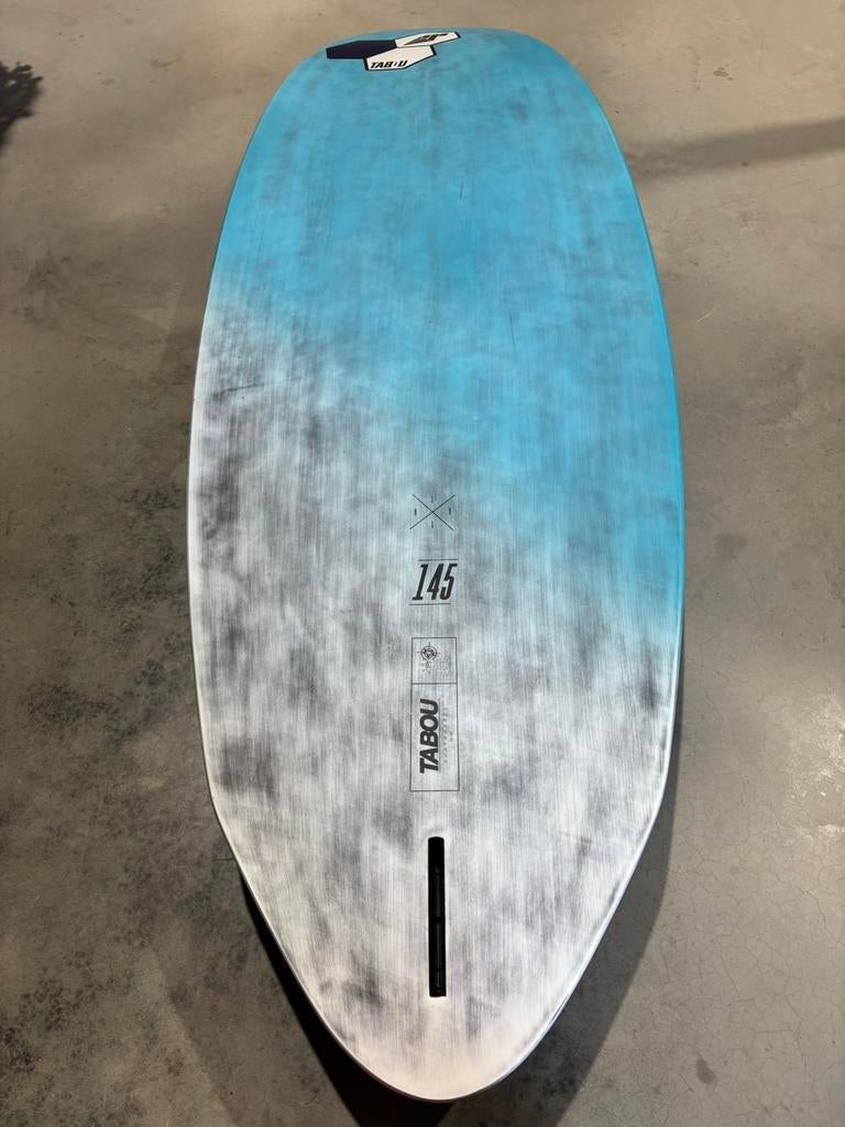 Tabou Rocket LTD - 145L / 100% Carbon, Watersport en Boten, Windsurfen, Ophalen, 7 m² of meer, -, -