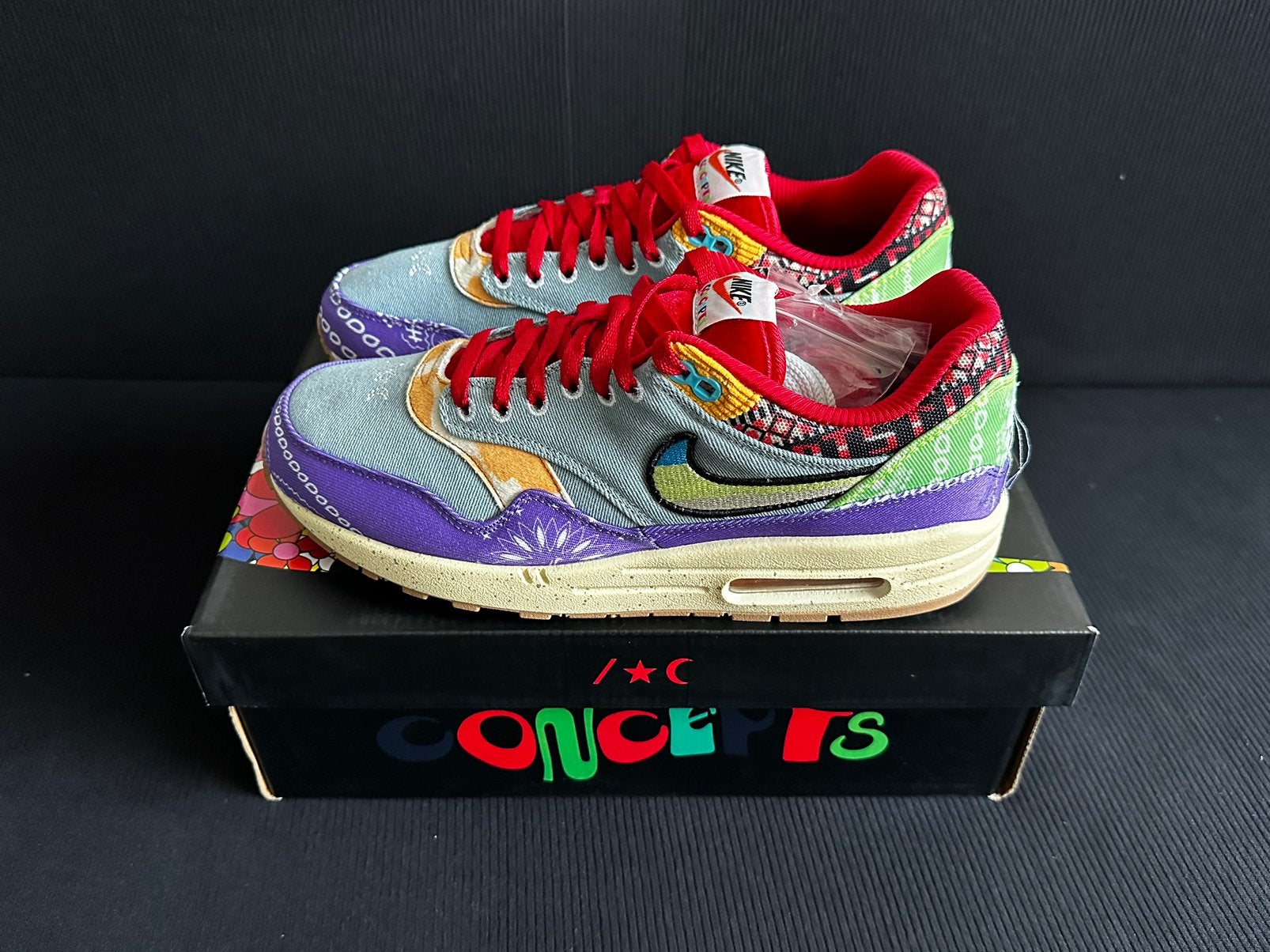 Concepts x Nike Air Max 1 SP / “Far Out” / Maat 43, Kleding | Heren, Schoenen, Overige kleuren, Nieuw, Ophalen of Verzenden, Sneakers of Gympen