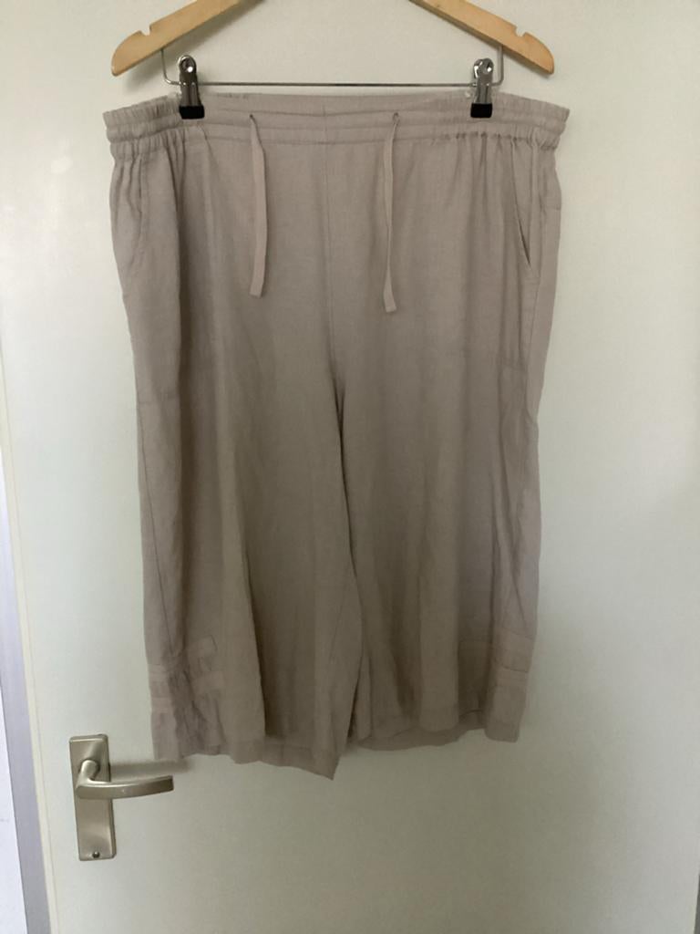 Linnen look short superwijd Linnen/Viscose maat 44/46, Kleding | Dames, Grote Maten, Ophalen of Verzenden, Gedragen, Beige, Broek of Spijkerbroek