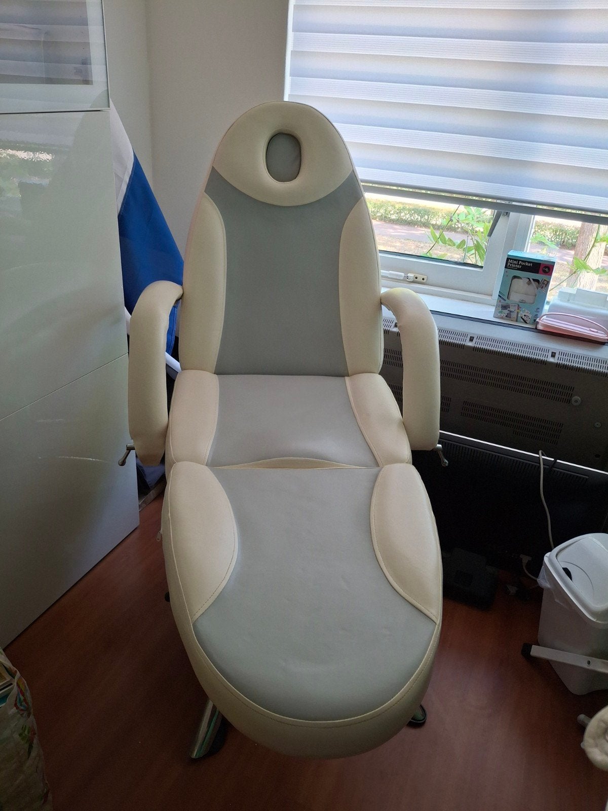 Behandelstoel voor pedicure/schoonheidsspecialiste, Ophalen of Verzenden, Zo goed als nieuw, Massagetafel