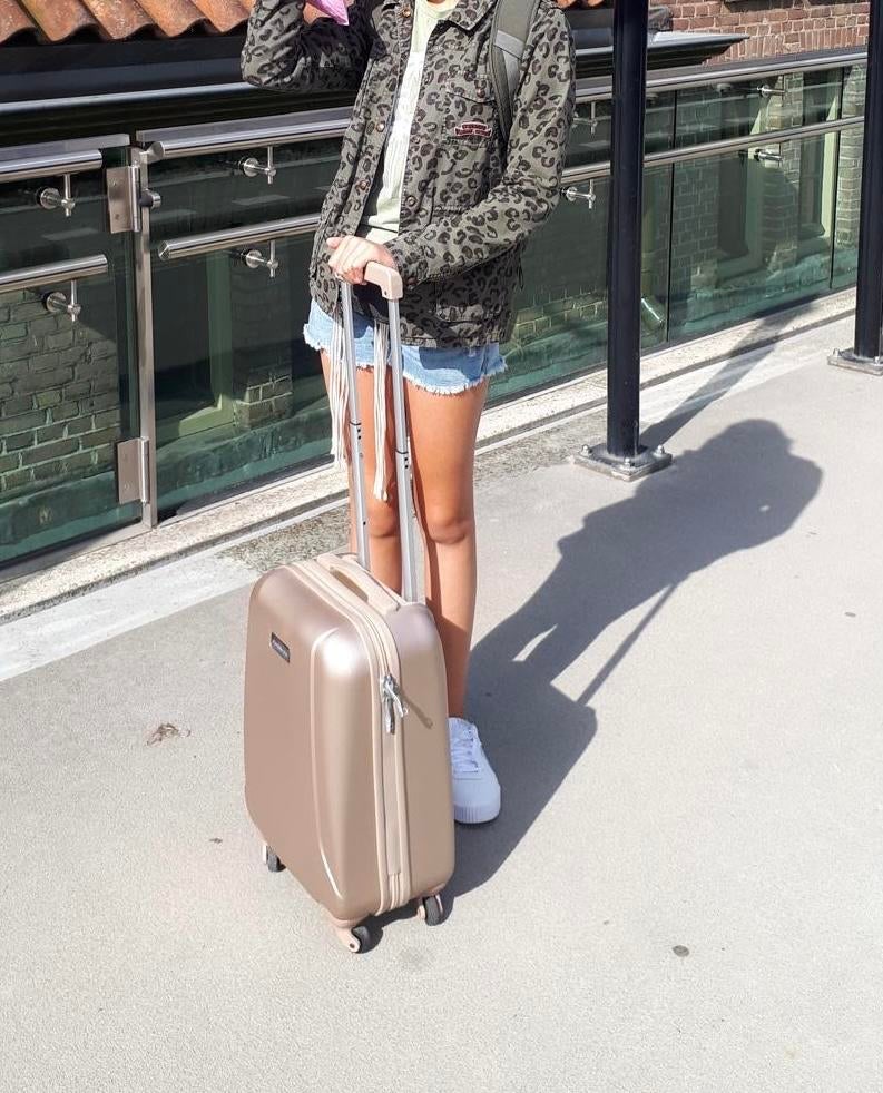 Prachtige roze Carryon koffer😍, 50 tot 60 cm, Hard kunststof, Ophalen of Verzenden, Zo goed als nieuw