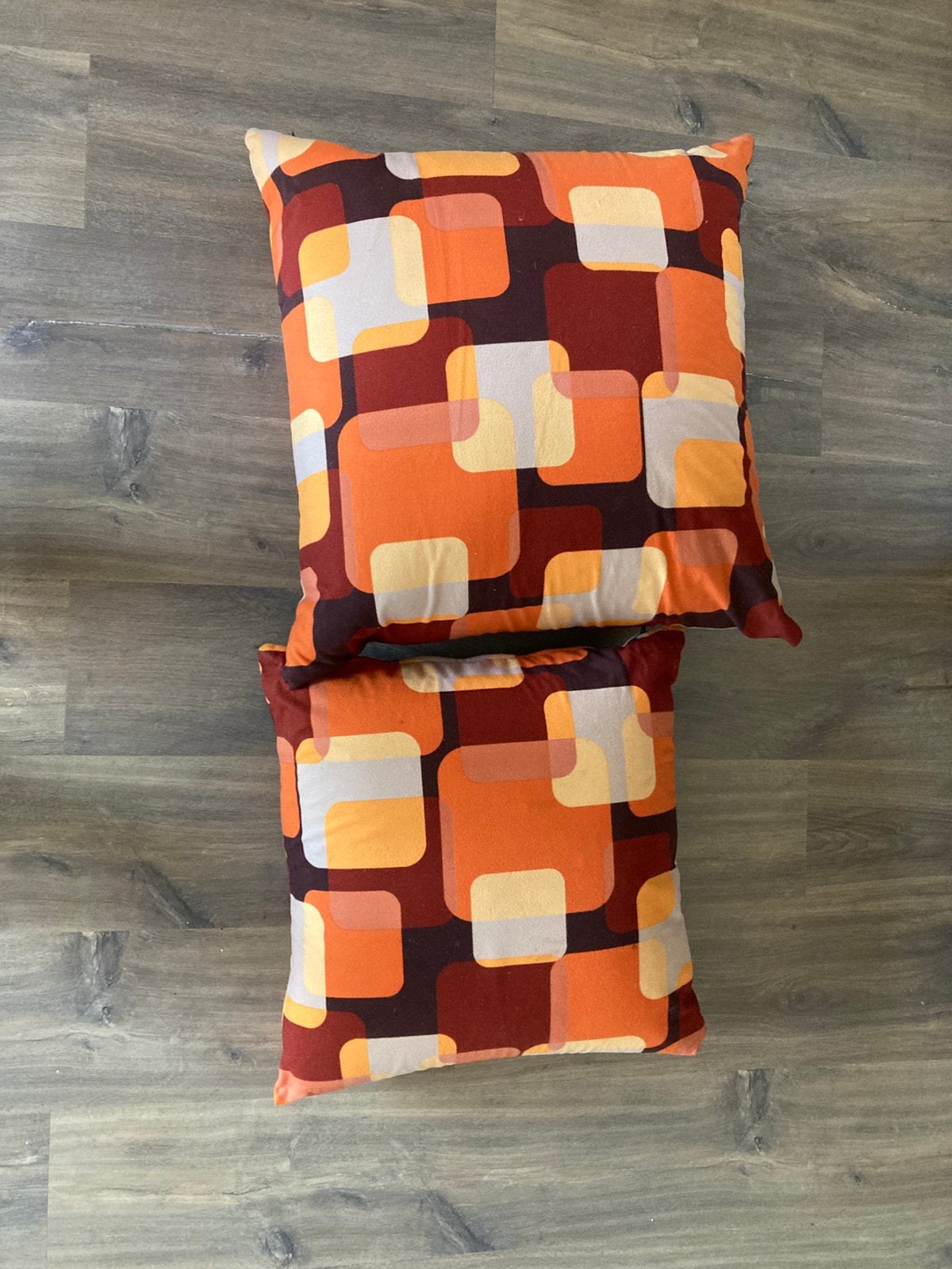 Twee retro kussens, Ophalen, Gebruikt, Afneembare hoes, Vierkant