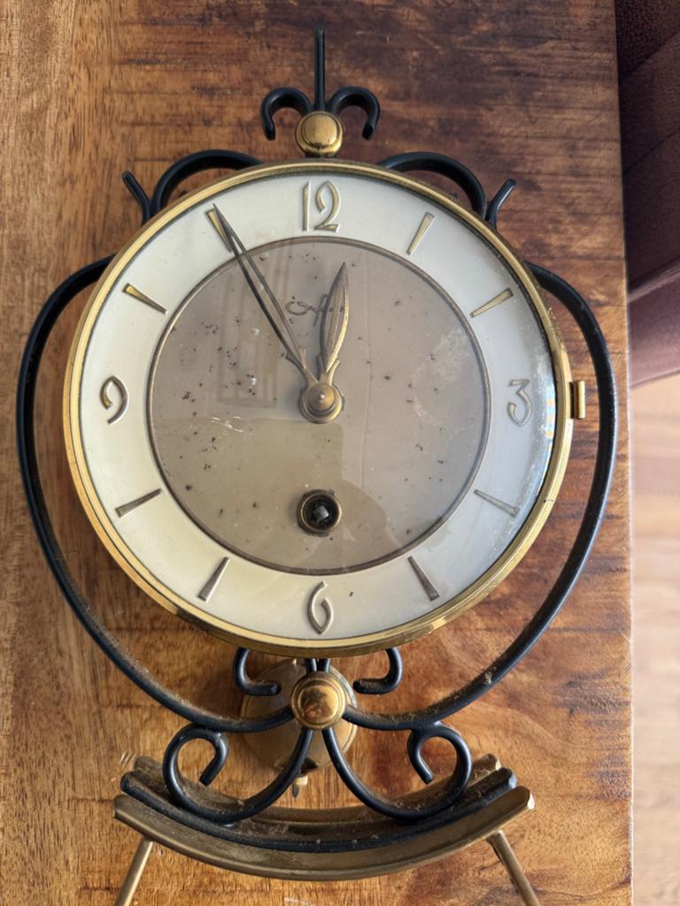 Vintage tafelklok met smeedijzeren frame, Ophalen of Verzenden