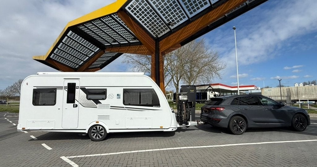 Knaus Sudwind 500EU 60Years GAS met mover / luifel/ voortent, Luifel, 2 aparte bedden, Rondzit, Particulier