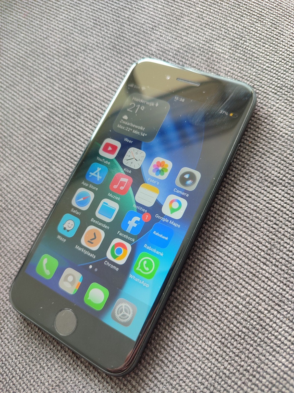 iPhone SE 2020 in Nieuwstaat, Ophalen, Zwart, Zo goed als nieuw, 64 GB