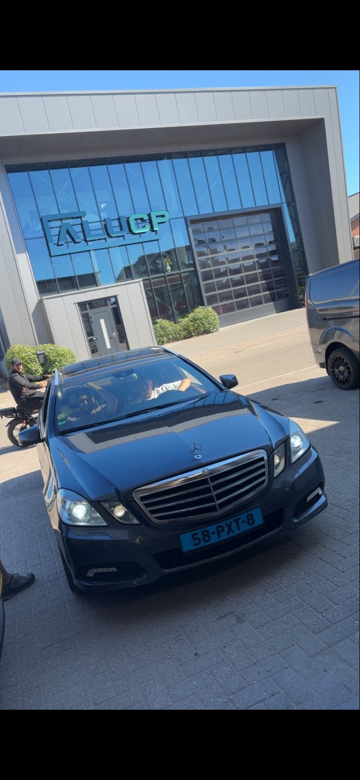 Mercedes-Benz E-Klasse 2.2 CDI E200 Estate AUT 2011 Grijs, Auto's, Automaat, Origineel Nederlands, Stationwagon, Diesel