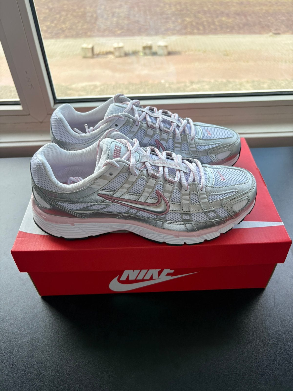 Nike P-6000 White Elemental Pink | EU 42, Nieuw, Ophalen of Verzenden, Sneakers of Gympen, Nike
