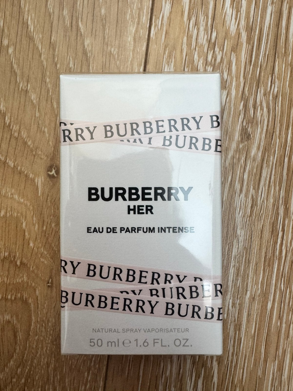 Burberry her eau de parfum intense, Ophalen of Verzenden, Zo goed als nieuw, Gehele gezicht