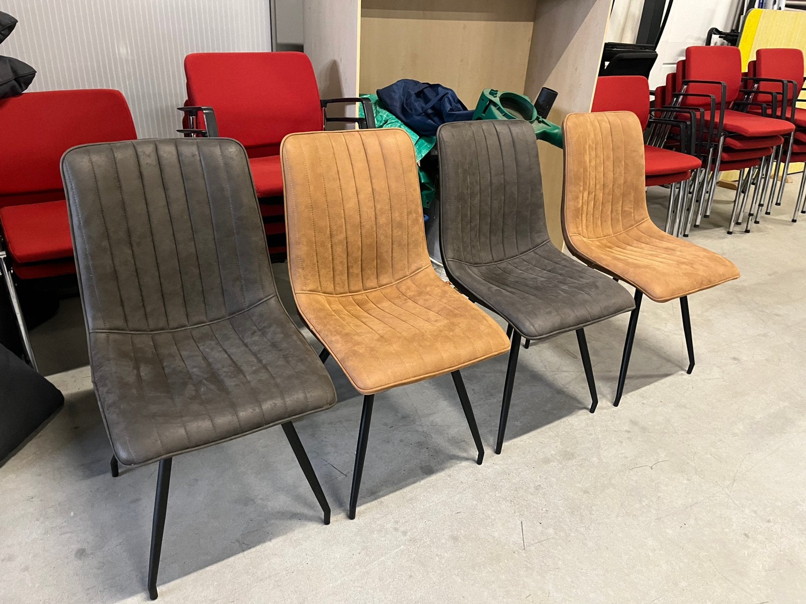 4 stoelen beschikbaar, mooie stof, Prijs per stuk, Huis en Inrichting, Stoelen, Ophalen, Gebruikt, Geen, Stof