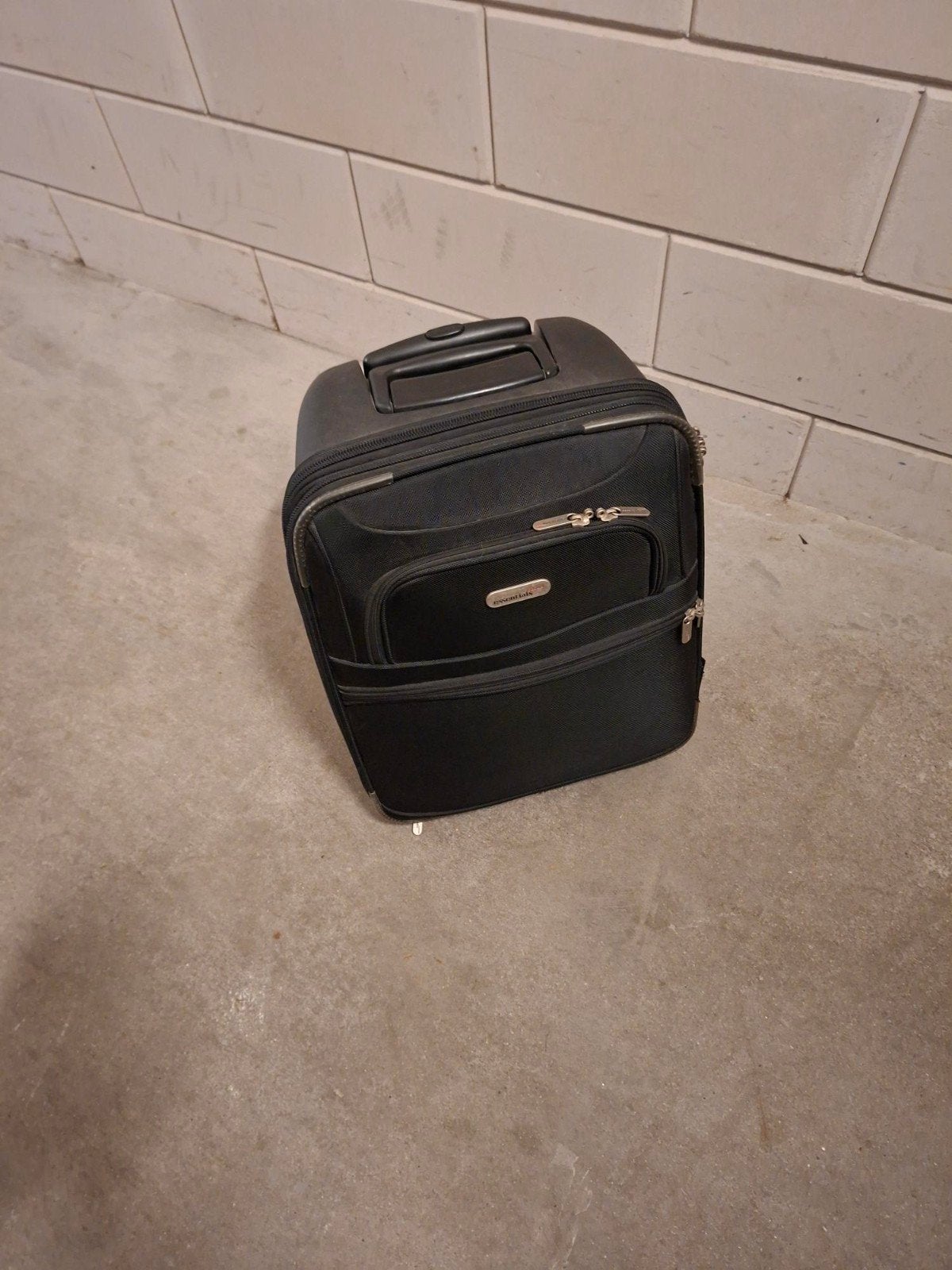 Zwarte Essentials Casual Trolley Koffer met Wieltjes, Ophalen of Verzenden